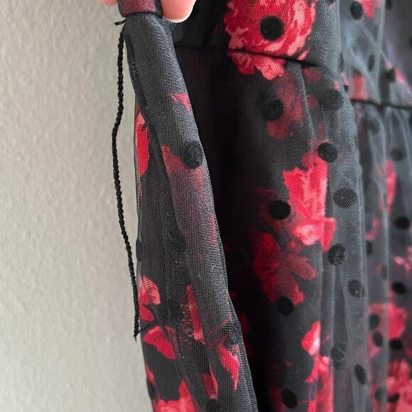 Carmen Marc Valvo Sleeveless Red Rose/Polka Dot Black Tulle Overlay Dress sz 16 - Picture 12 of 14